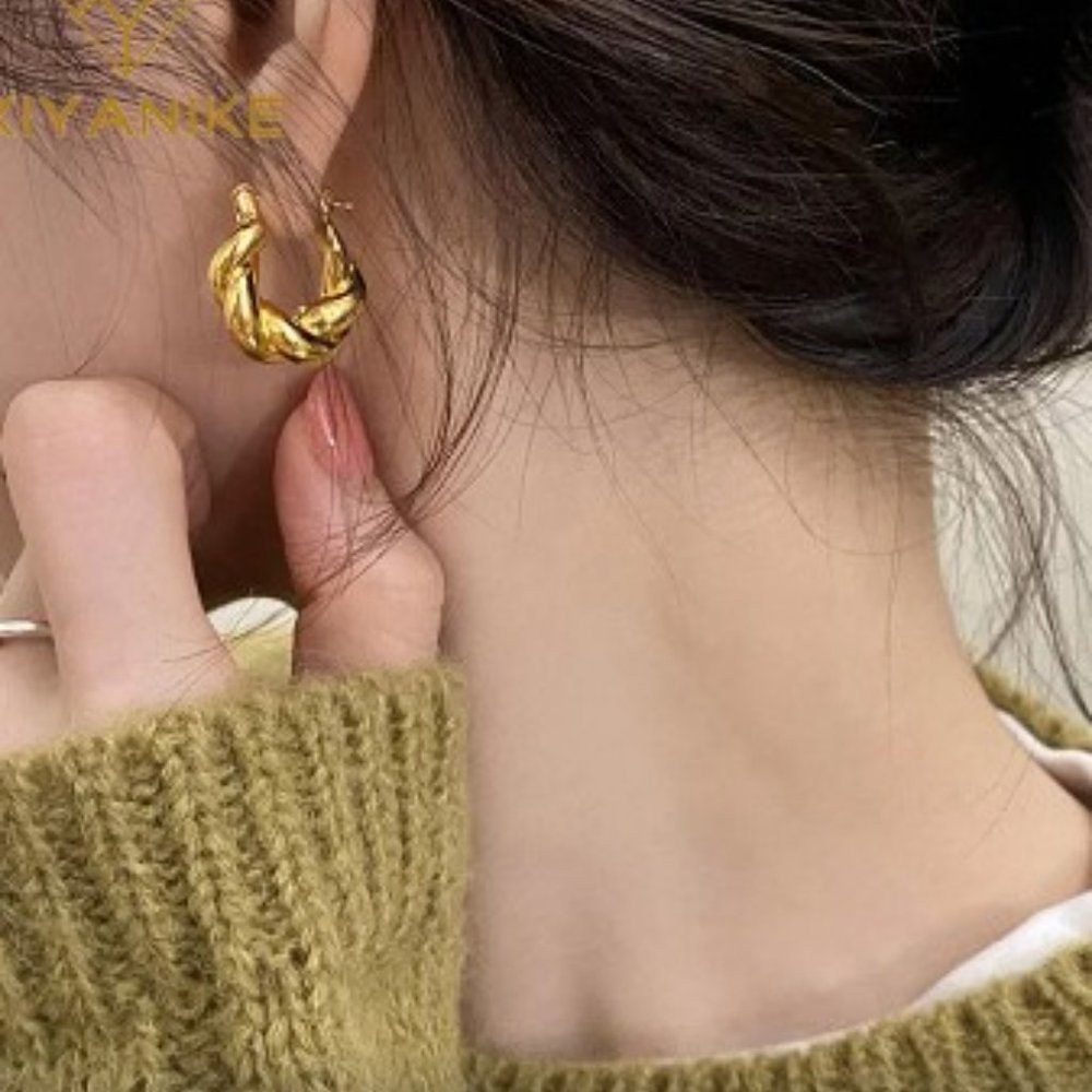 Twisted Gold Hoop Earrings Gold Color - Picture 5 of 5
